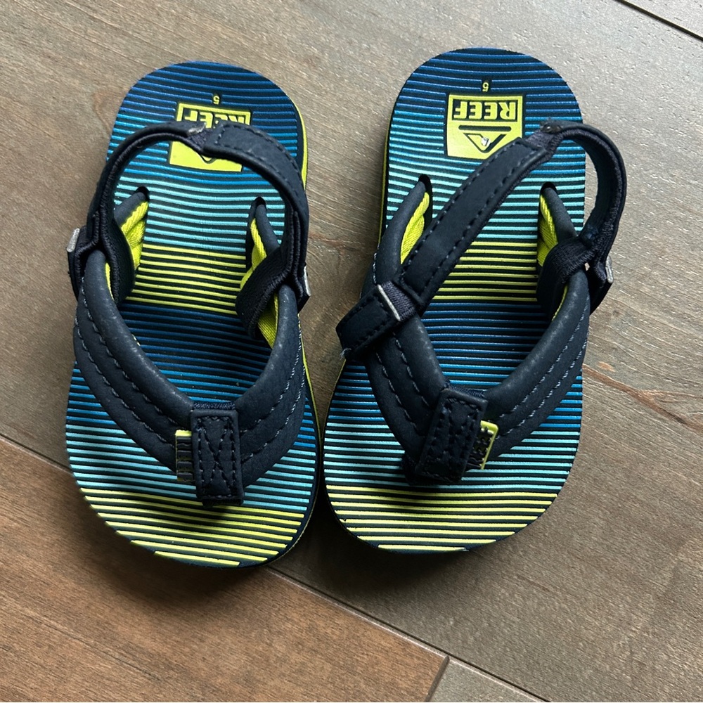 Reef Kids Striped Sandals - Picture 3 of 6